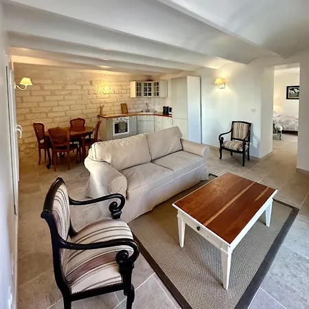 Apartment T2 Centre-ville Avec Grand Espace - 15mn Des Plages *